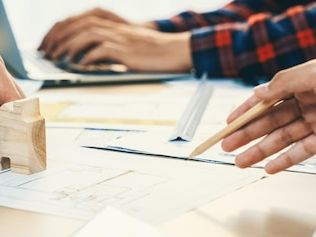 Przewodnik po dokumentacji projektów badawczych finansowanych przez UE: kluczowe zasady i najlepsze praktyki